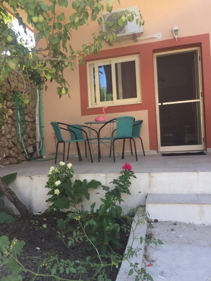 Domenica House Apartment Kondaraina Bagian luar foto