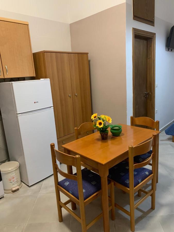 Domenica House Apartment Kondaraina Bagian luar foto