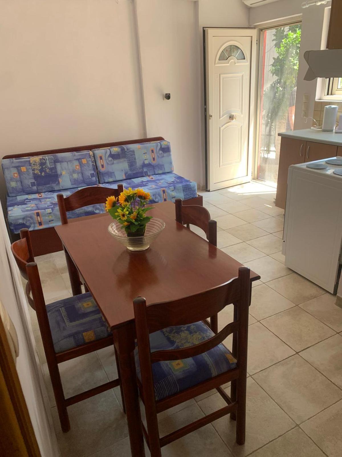 Domenica House Apartment Kondaraina Bagian luar foto